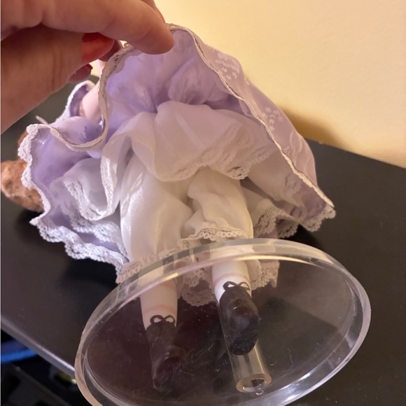 Storybook Collection Goldilocks Porcelain Doll Bear Classic Collectible - Picture 8 of 10